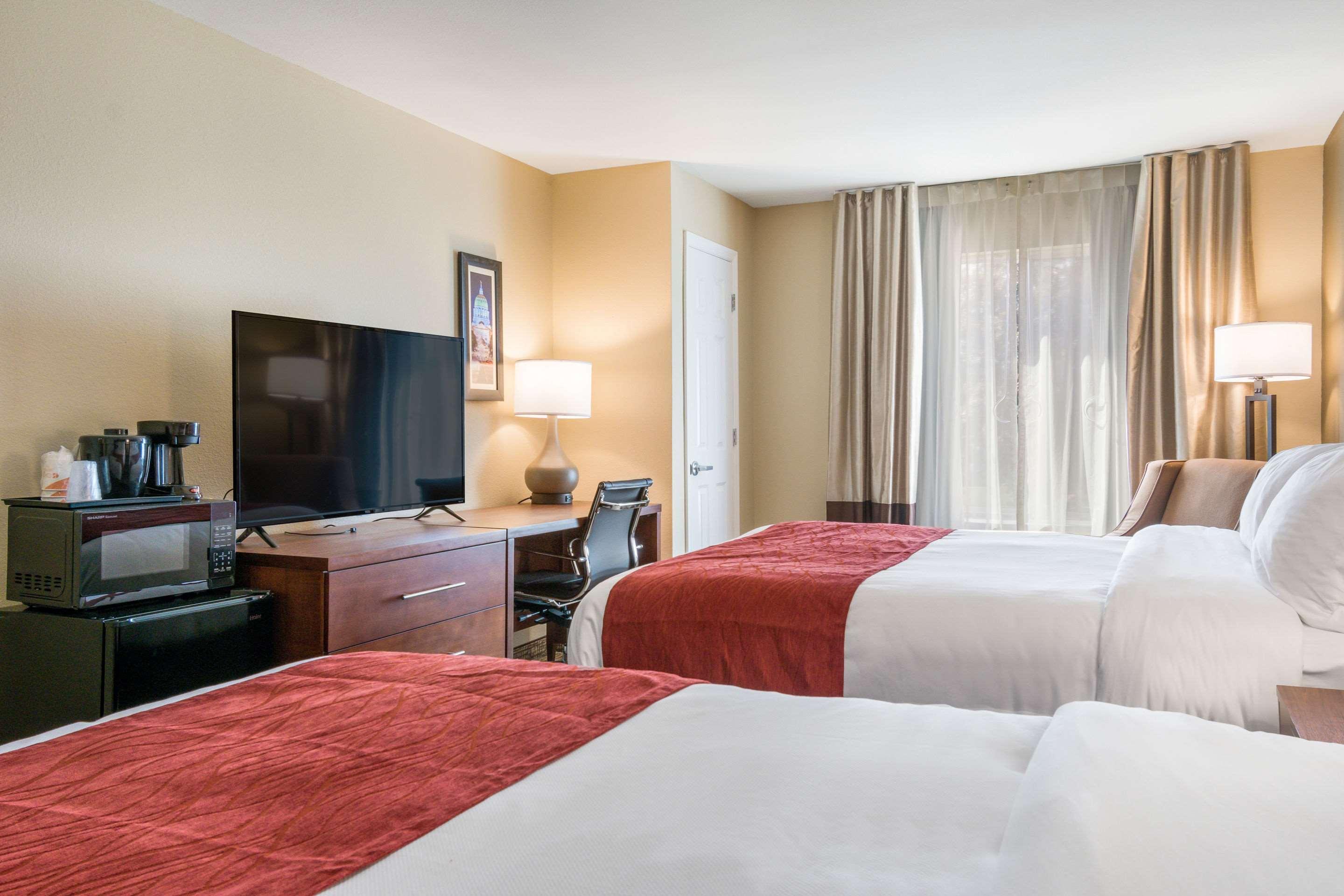 Comfort Inn & Suites Harrisburg - Hershey West Bagian luar foto