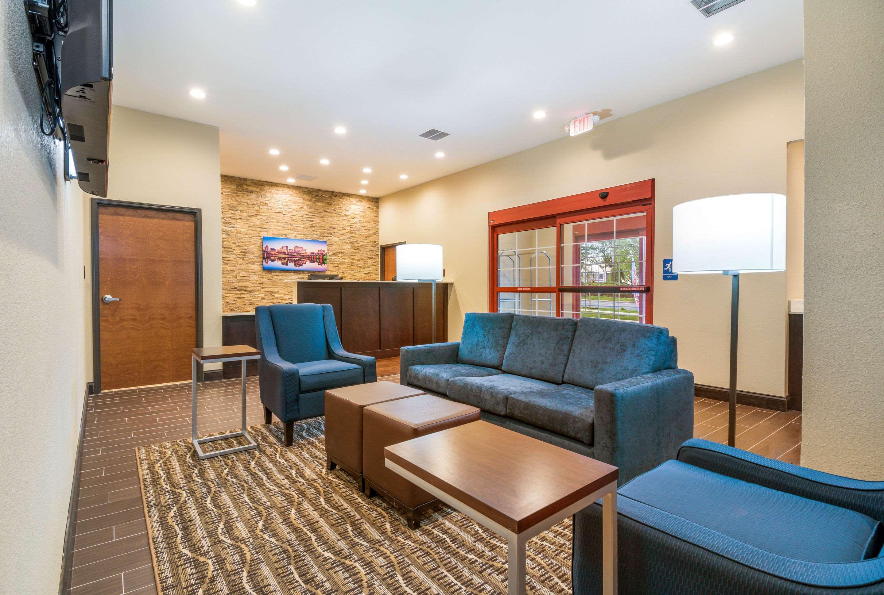 Comfort Inn & Suites Harrisburg - Hershey West Bagian luar foto