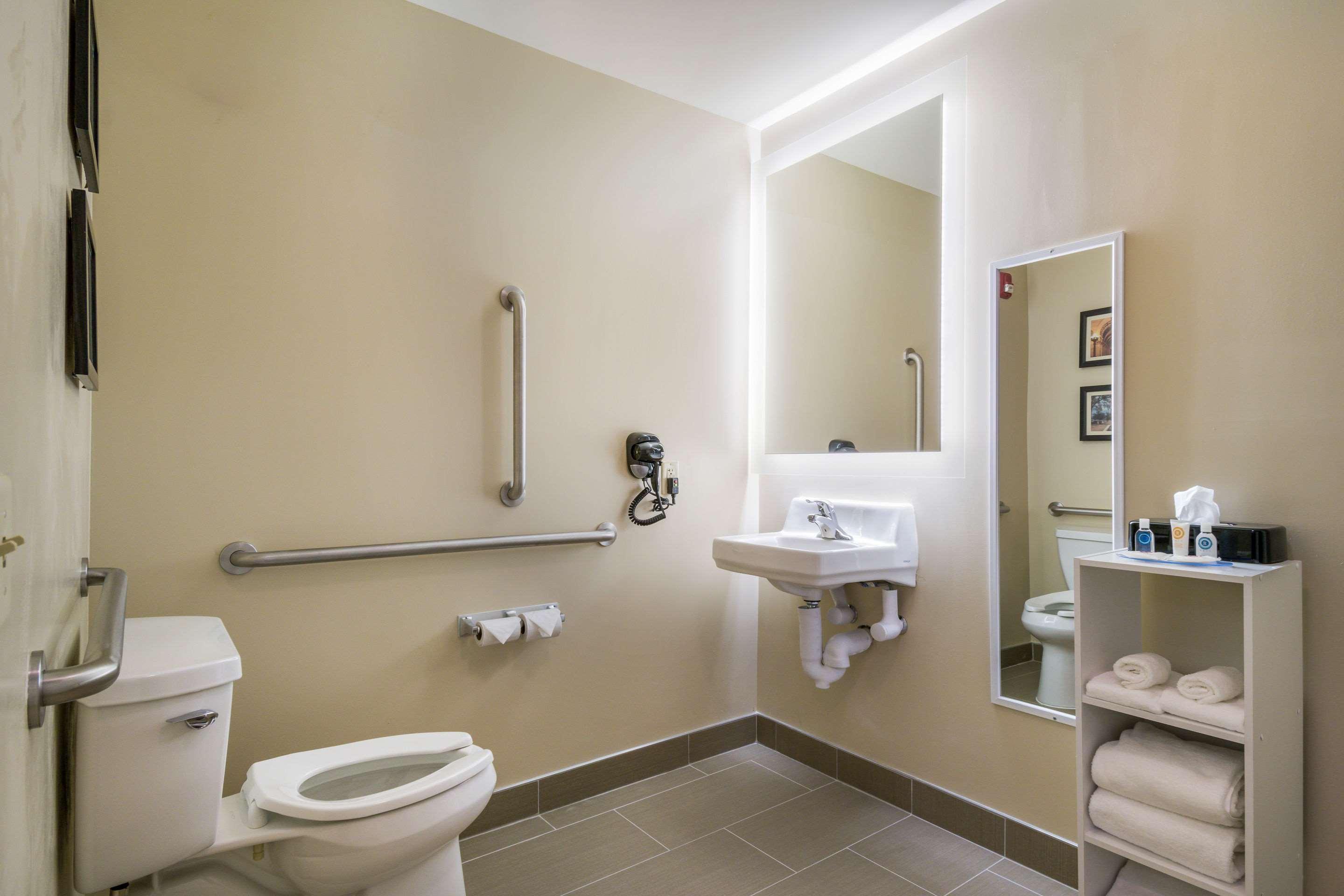 Comfort Inn & Suites Harrisburg - Hershey West Bagian luar foto