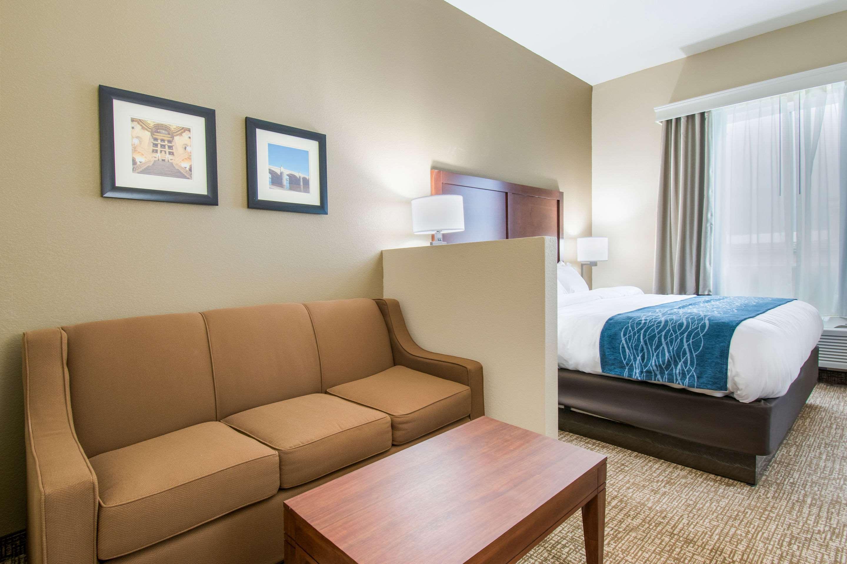 Comfort Inn & Suites Harrisburg - Hershey West Bagian luar foto