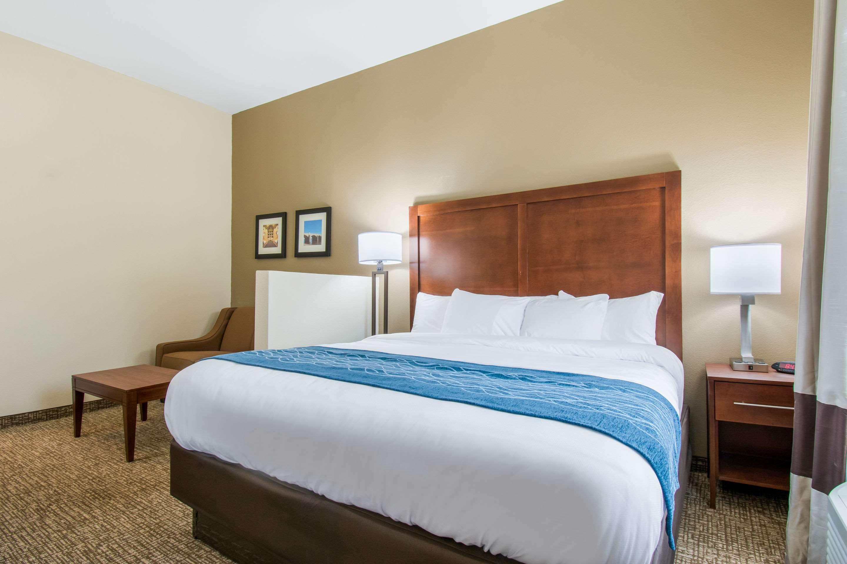 Comfort Inn & Suites Harrisburg - Hershey West Bagian luar foto