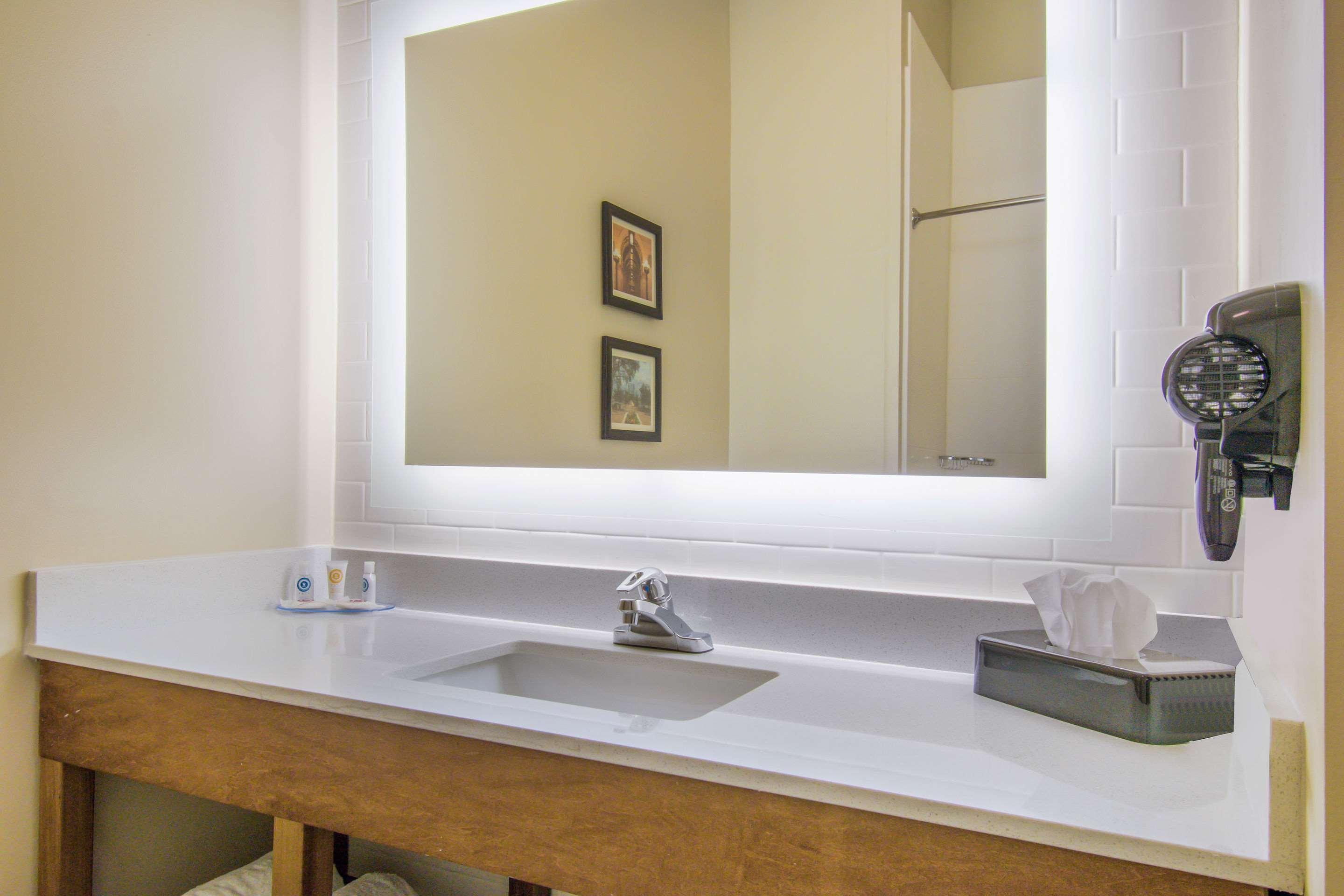 Comfort Inn & Suites Harrisburg - Hershey West Bagian luar foto