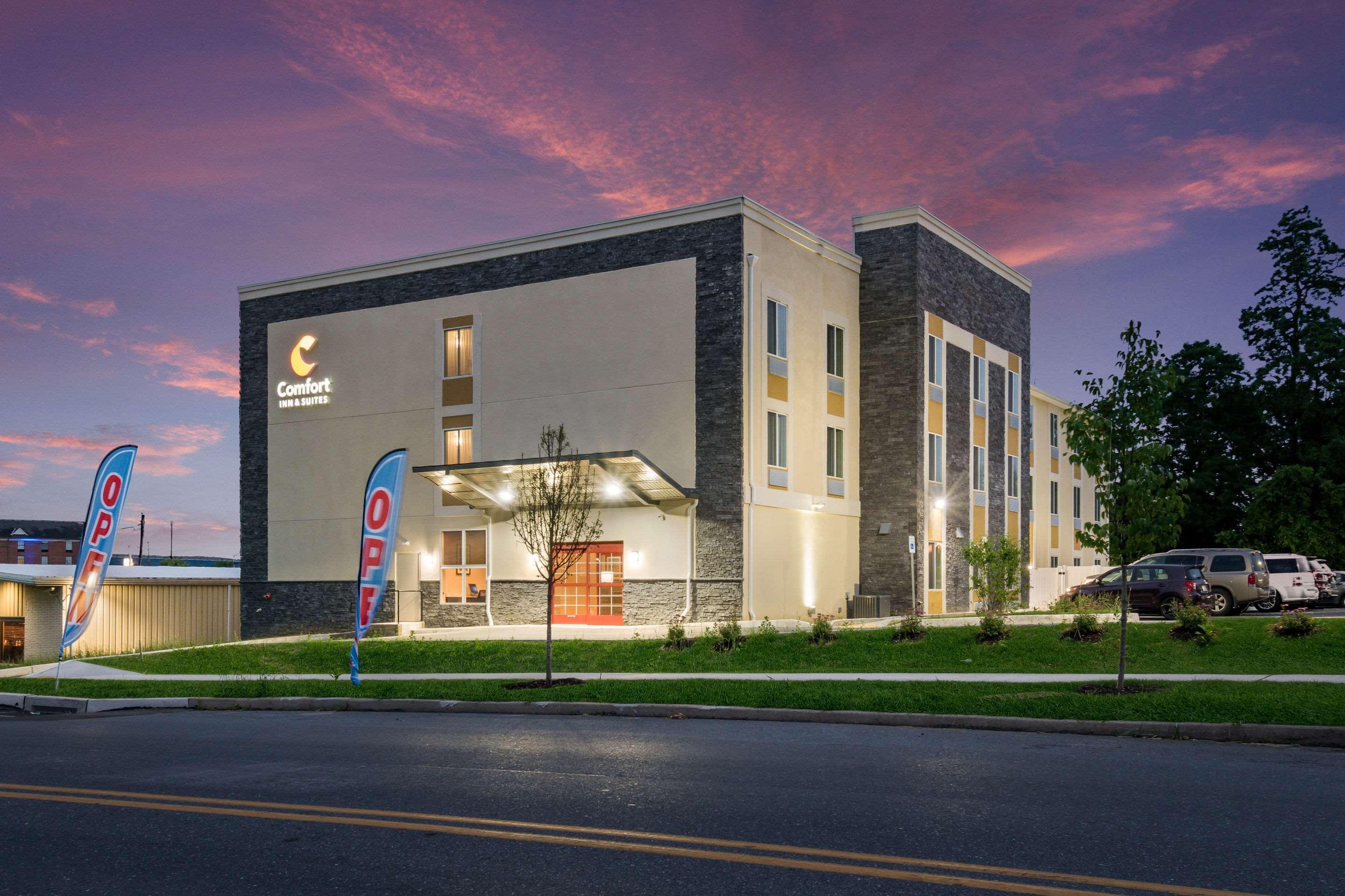 Comfort Inn & Suites Harrisburg - Hershey West Bagian luar foto