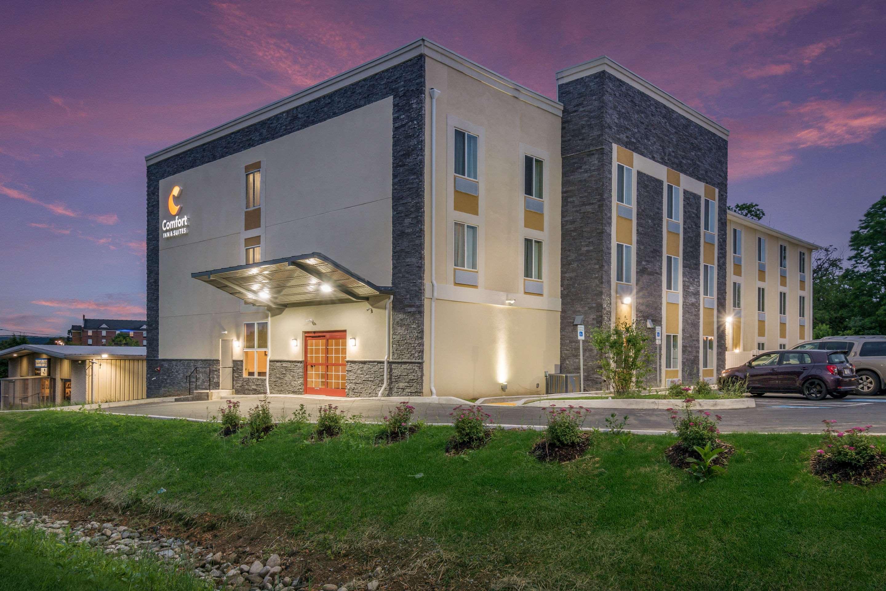 Comfort Inn & Suites Harrisburg - Hershey West Bagian luar foto