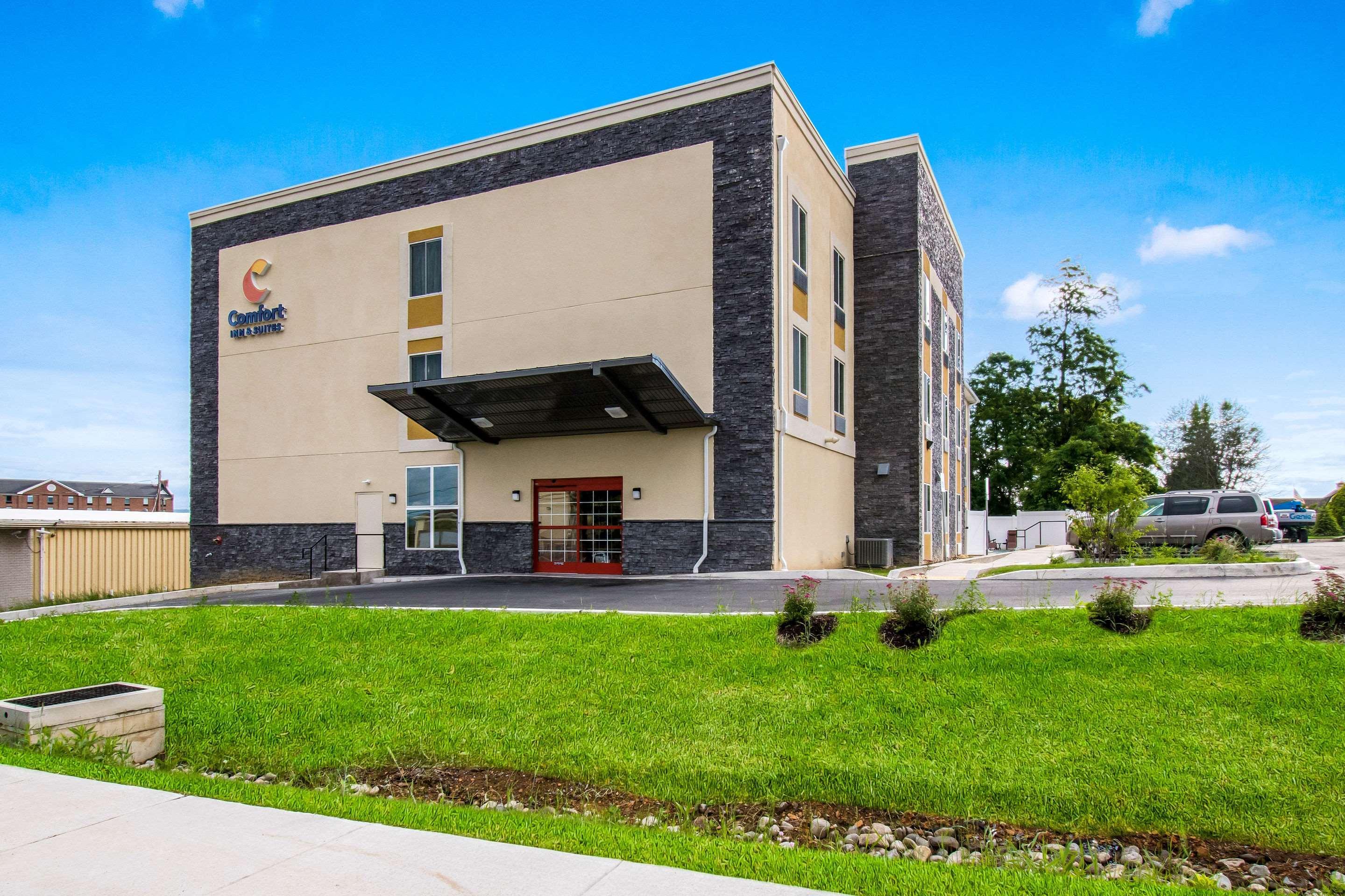 Comfort Inn & Suites Harrisburg - Hershey West Bagian luar foto